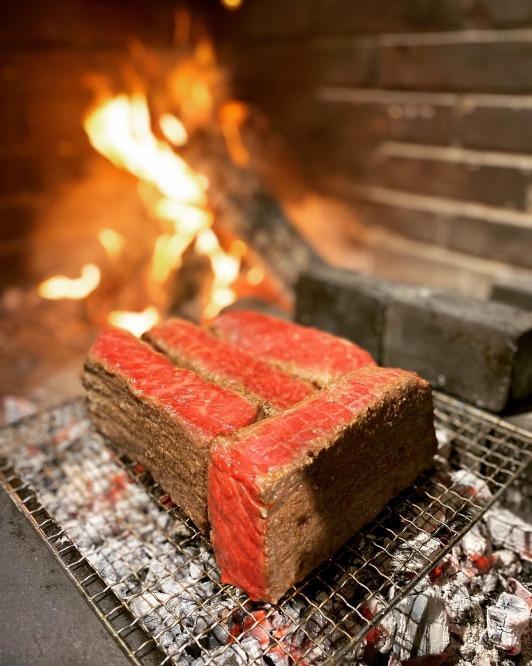 ゴ・エ・ミヨ 2021?2024 4年連続3トック　薪火レストラン季音のディナーペアチケット