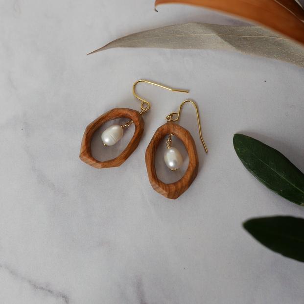 リングピアス【幅：1.8cm、縦：2.5cm】