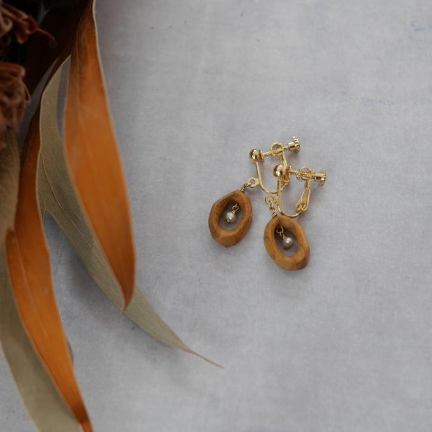 リングイヤリング【幅：約1cm、縦：約1.8cm】