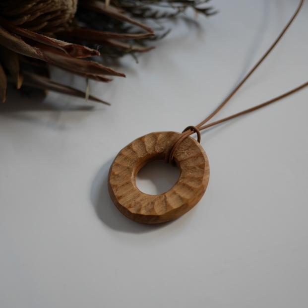 レザーコードネックレス【輪っか】