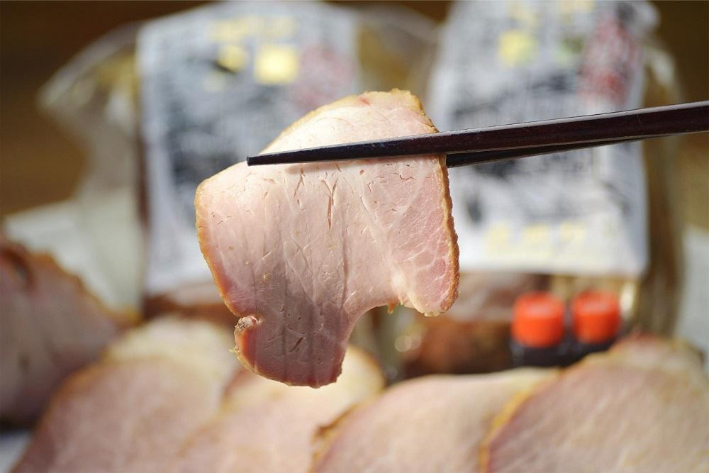 〈父の日ギフト〉鎌倉稲村亭 炭火焼豚セット（２本・計450ｇ入り）