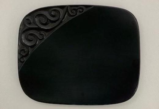 鎌倉彫　倶利文小皿　黒