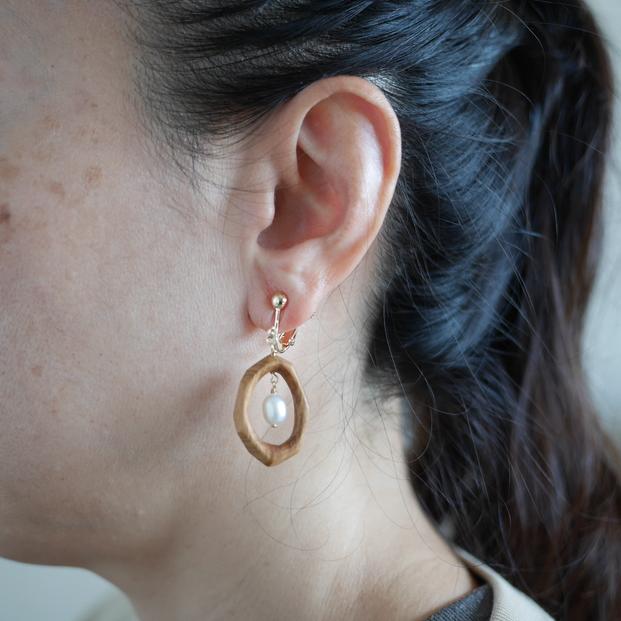 リングイヤリング【幅：1.8cm、縦：2.5cm】