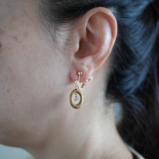 リングイヤリング【幅：約1cm、縦：約1.8cm】