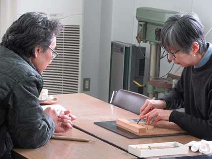 鎌倉彫(講習&体験)　モンステラを彫って塗ってみる