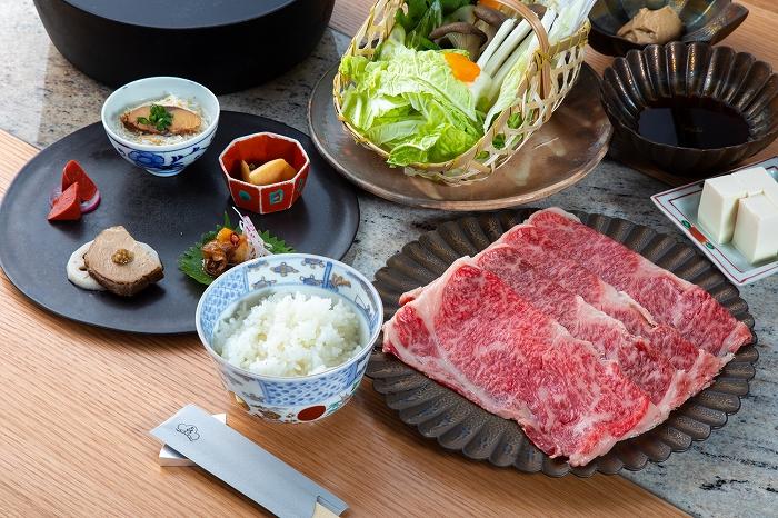 すきやき松喜屋　特選近江牛すきやき・しゃぶしゃぶコース引換券 | 食事券 近江牛 すきやき しゃぶしゃぶ コース料理 ペア利用 人気 おすすめ 高級 和牛 送料無料 神奈川 鎌倉