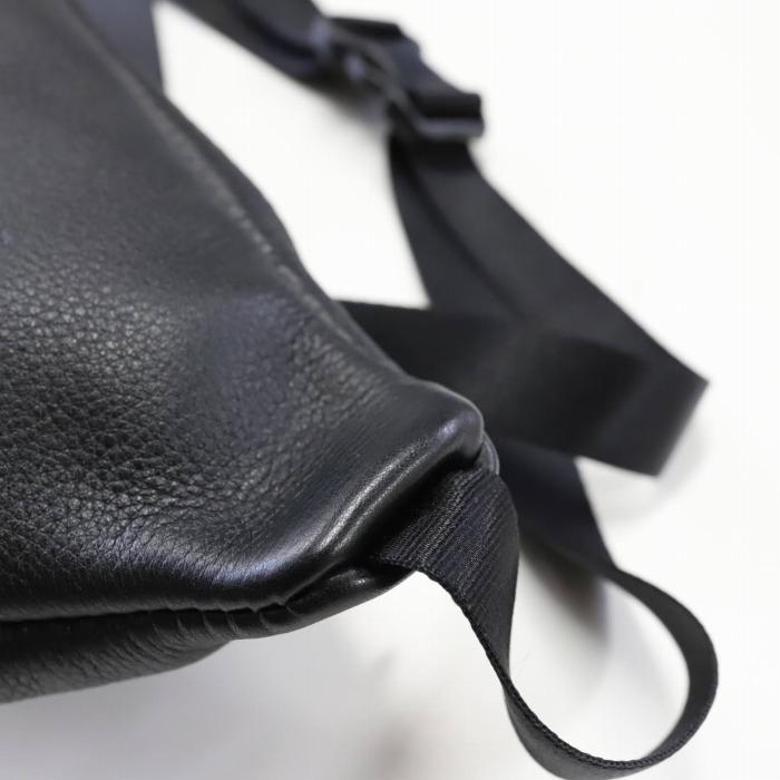 MASSTARD -MINIMAL LEATHER POCHETTE- BLACK
