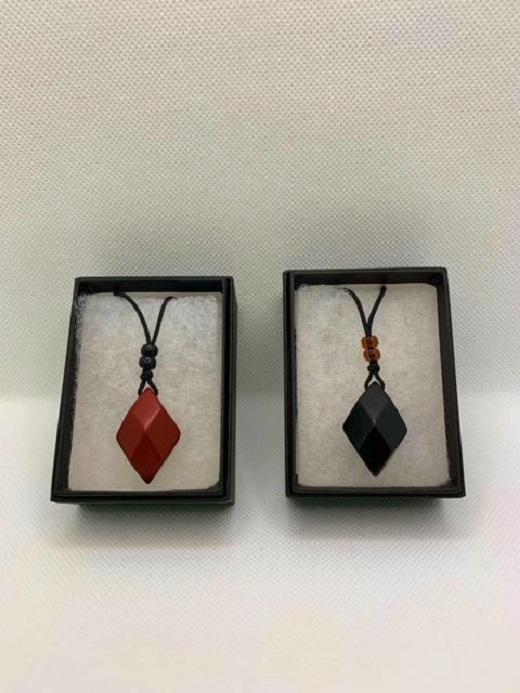 鎌倉彫ペンダント　 朱