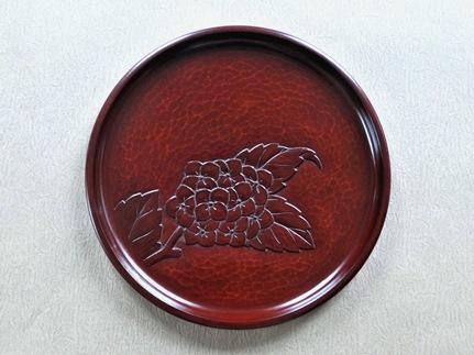 鎌倉彫　9寸丸盆（あじさい）