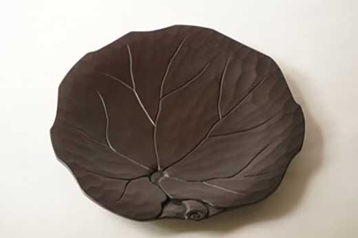 鎌倉彫博古堂　平皿　「石蕗」