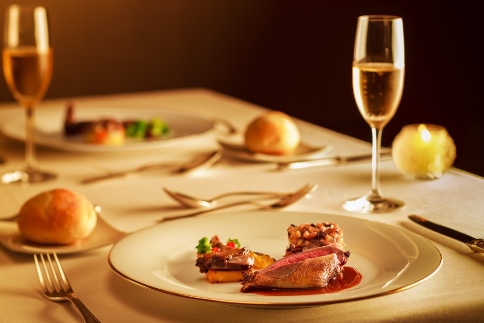 鎌倉プリンスホテル「レストラン ル・トリアノン  ディナーペア食事券」 | 食事券 高級レストラン レストラン ディナー ペア ホテル  高級宿 宿泊券 旅行 チケット ペアディナー ギフト券 鎌倉旅行 スペシャルディナー デート  送料無料 神奈川 鎌倉