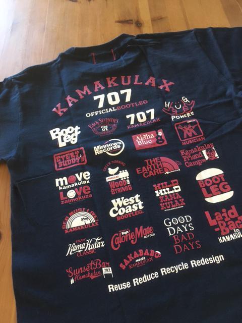 鎌倉ブランドの老舗「KAMAKULAX」の定番オリジナルALL LOGO Ｔシャツ【ネイビー】Sサイズ