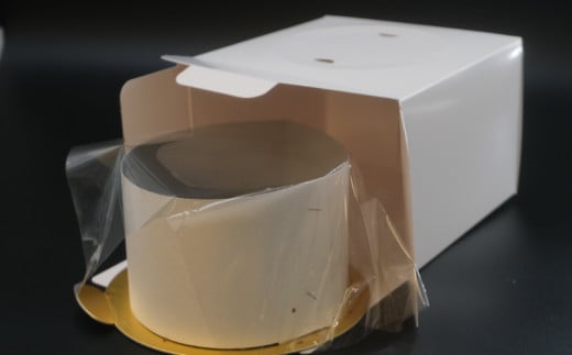 チョコレートケーキ 1台 ドームケーキ ショコラ 4号 チョコレート チョコ ちょこけーき chocolate 生クリーム 極上 濃厚 スイーツ デザート ケーキ しょこら けーき 製菓 金箔 冷凍 誕生日 父の日 クリスマス バレンタイン ギフト プレゼント パティシエ コムアンプロヴァンス 神奈川 湘南 藤沢