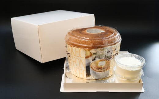 メープル シフォン 生クリーム 添え  ケーキ