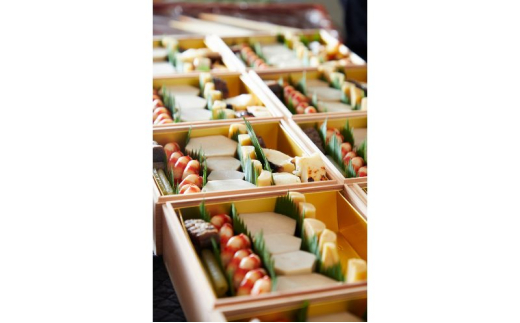 おせち 2段重 (5～6人前 )  7寸 ミシュラン 4年連続 三つ星 獲得 日本料理 幸庵 お節