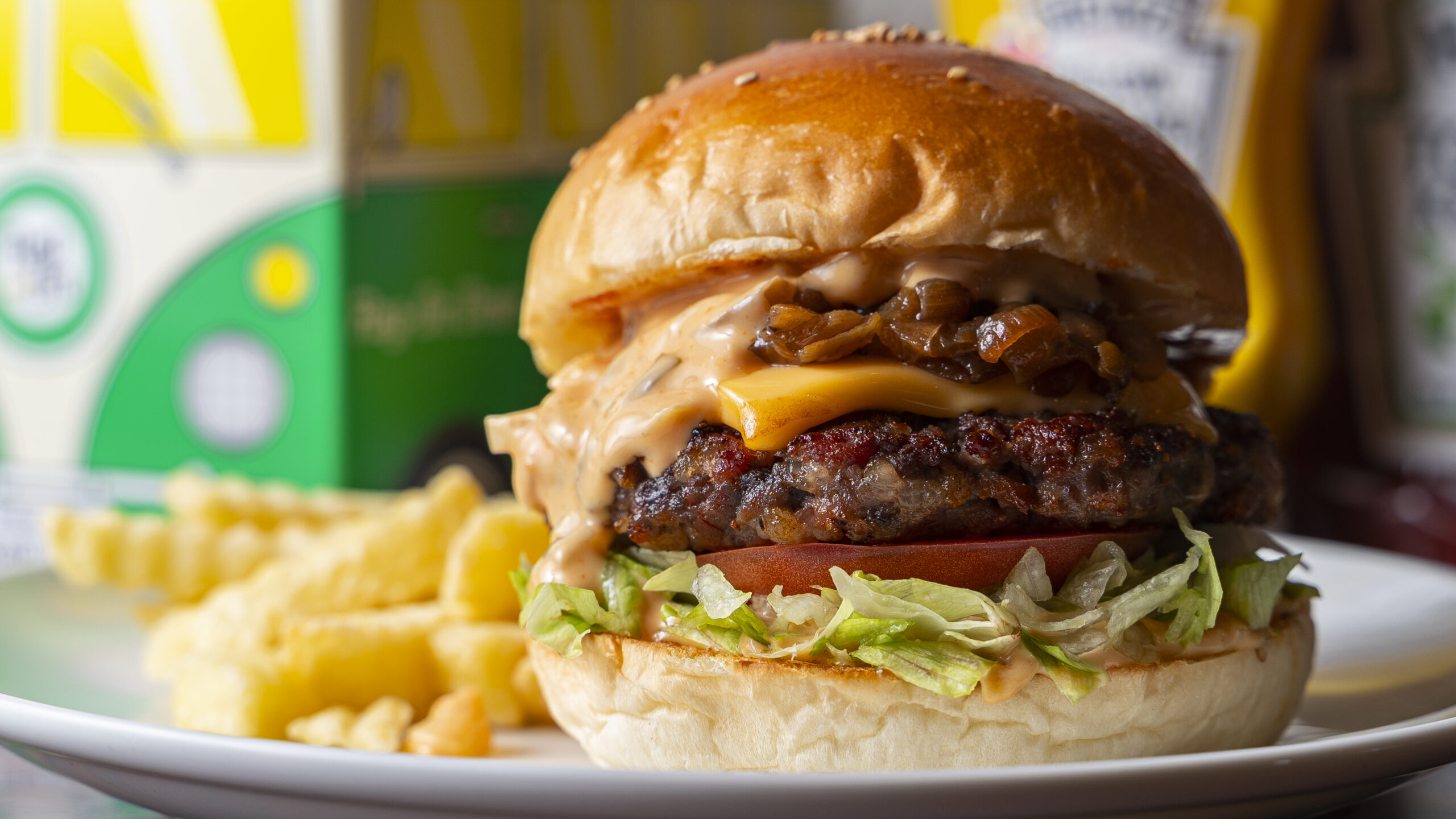 年内発送 ! (12/24 決済完了分まで) 食事券 ハンバーガー Reg-On Diner 鵠沼海浜公園店 3000円 利用券 バーガー 牛肉 ポテト チーズ ボリューム 実力派  江の島 江ノ島 鵠沼 食事券 チケット 観光 旅行 トラベル ランチ ディナー 昼食 夕食 テイクアウト 家族 神奈川 湘南 藤沢 江ノ島 江の島