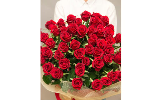 赤バラの花束 50本「いつまでもつづく、恒久の愛」【記念日に届くお花 50本 世界らん展 フラワードリームジャパンカップ 国内主要コンテスト受賞 贈り物 メッセージフラワー 神奈川県 小田原市 】