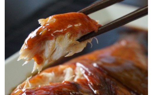 小田原漁港が見える鮑屋工場でつくった金目鯛姿煮4尾【金目鯛 キンメダイ キンメ 煮つけ 煮付け 姿煮 4尾 惣菜 おかず 家庭用 自宅で 甘だれ 神奈川県 小田原市 】