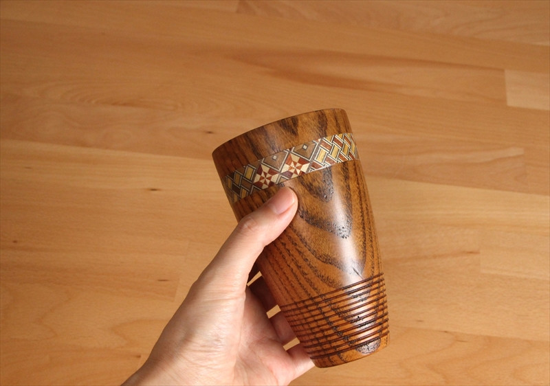 【箱根寄木細工　ジョッキ】伝統工芸品で乙な一杯！木肌が作るクリーミーな泡立ち、結露しにくいのも嬉しい！【 キッチン用品 食器 雑貨 日用品 木製食器　職人メイド 工芸品 職人の手作り おしゃれ食器 神奈川県 小田原市 】