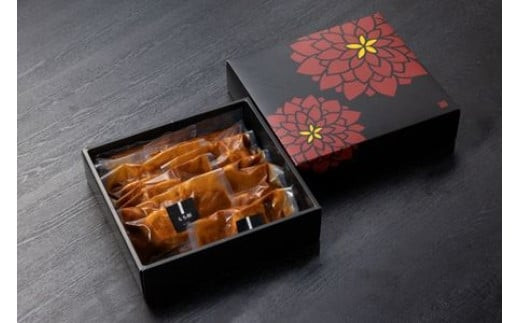 【定期便2ヶ月に1回 合計6回】《料亭 門松》料亭の季節の魚詰め合わせ＆料亭の和豚もち豚のシチューセット定期便（2ヶ月に1回 合計6回お届け）【惣菜 おかず 豚肉 ぶた 冷凍 家庭用 自宅用 贈答品 贈答用 ギフト お取り寄せ 御中元 お中元 お歳暮 贈り物 神奈川県 小田原市 】