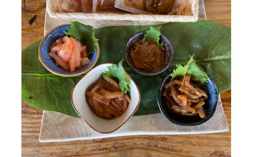 ・いかの塩辛4種 計8枚【 惣菜 王様の塩辛 焼きわた ゆず 極みわた めんたいこ 珍味 お取り寄せ 御中元 お中元 お歳暮 父の日 母の日 贈り物 日本酒 焼酎】【家庭用 自宅用 贈答品 贈答用 ギフト 神奈川県 小田原市 】