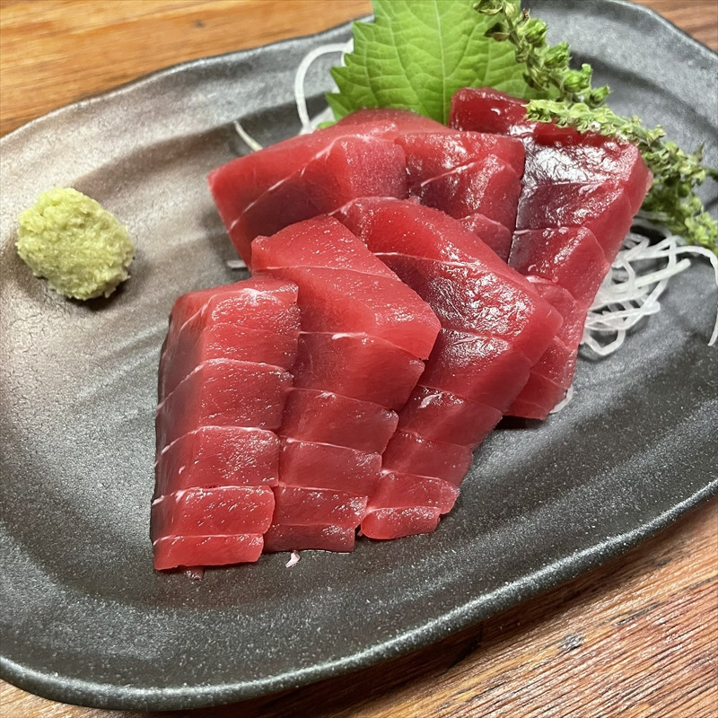 貴重な天然本鮪 赤身 約200g×1柵 約2人前●マグロの中心部天身を使用！【赤身 天身 惣菜 海鮮 お取り寄せ 御中元 お中元 お歳暮 父の日 母の日 贈り物 日本酒 焼酎】【神奈川県小田原市早川】
