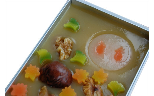 【秋の紅葉と満月に浮かぶうさぎ。絵画のような“進化系ネオ和菓子”】“安納芋”の芋羊羹「錦秋の月」 創業昭和10年 小田原 伊勢屋〈出荷時期:2025年10月1日～2025年11月30日〉【 和菓子店 神奈川県 小田原市 】