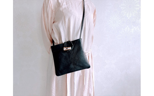 鹿の角ボタンのサコッシュ(ブラック)【 神奈川県 小田原市 】