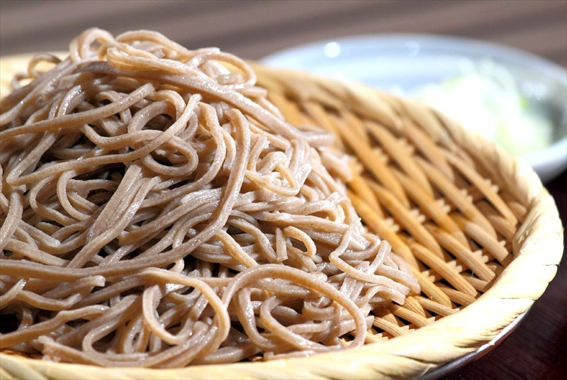 小田原・箱根唯一のそば畑から　小田原北条そば　贈呈用  生粉5割　200ｇ×5袋   生粉３割　200ｇ×5袋 そばつゆ【 そば 家庭用 自宅用 贈答品 贈答用 ギフト お取り寄せ 御中元 お中元 お歳暮 贈り物 SOBA 蕎麦 麺 メン めん 神奈川県 小田原市 】