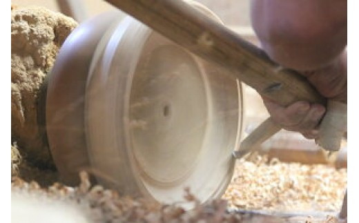 漆 7寸盆付 5.5寸菓子器 ケヤキ【ケヤキ材 摺り漆 国産天然木 おしゃれ プレゼント 記念 お祝い ふっくらとしたデザイン 木製食器 日用品 キッチン用品 木製 盆付き 神奈川県 小田原市 】