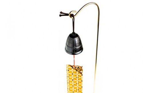 砂張 吊鐘風鈴 寄木短冊付き 鋳物掛台セット【寄木短冊 風鈴 鋳物掛台 銅合金 寄木細工 小田原伝統工芸 コラボ商品 青銅 室町時代から受け継ぐ 伝統 小田原市伝統 神奈川県 小田原市 】