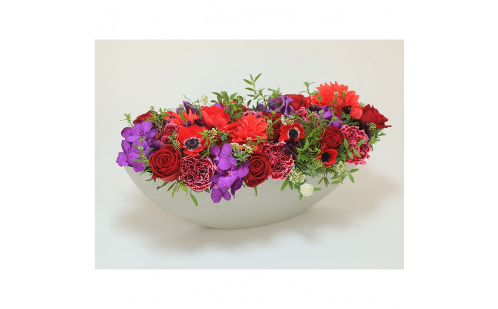 【お花の定期便】「季節毎」に届く、旬のアレンジメント Mサイズ（4回お届け）