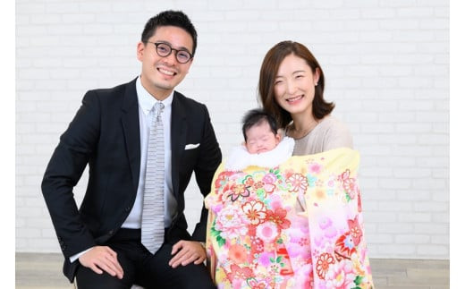 お宮参り撮影（お祝い着衣装付き・フォーマル写真３カット付き）【お宮参り フォーマル フォト 誕生記念 赤ちゃん プレゼント 撮影 記念写真 伝統行事 スタジオ撮影 神奈川県 小田原市 】