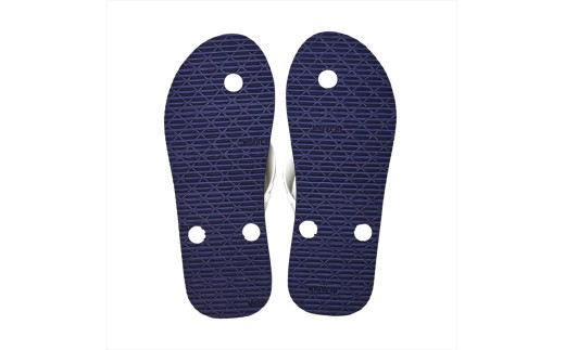 海にかえる生分解性の国産ビーチサンダル「SIX LINE」☆小田原城型フローティングキーホルダー付き ソール：ネイビー×鼻緒：ホワイト・27cm【高島屋選定品】