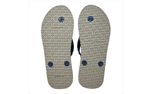 海にかえる生分解性の国産ビーチサンダル「SIX LINE」☆小田原城型フローティングキーホルダー付き ソール：グレー×鼻緒：ネイビー・27cm【高島屋選定品】