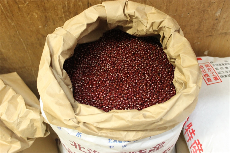 小田原老舗和菓子店の手づくり本練羊羹【和菓子店 手作りようかん 北海道産小豆 職人の手作り 銘菓　和スイーツ 小田原ようかん 特製本練羊羹  神奈川県 小田原市 】