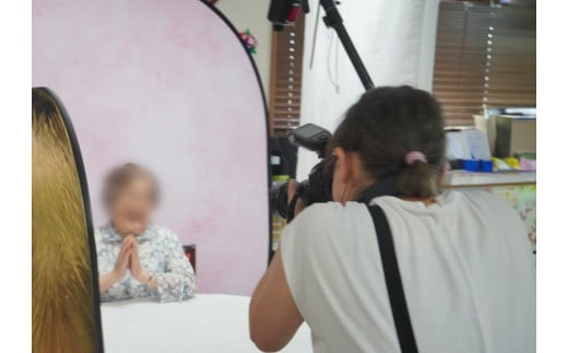 シニア向け出張撮影【小田原市在住のモデルさん限定】【ヘアメイク メイク 仕度手伝い プレゼント 親孝行 写真 写真撮影 写真加工　L版プリント  美肌加工 記念 記念撮影 記念写真 予約制 事前予約 写真データ 神奈川県 小田原市 】