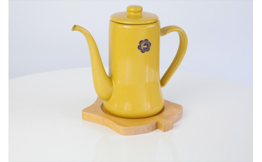 メープルリーフプレート　木　雑貨　プレゼント　祝い　おしゃれ【 食器 神奈川県 小田原市 】