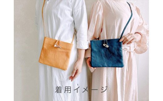 鹿の角ボタンのウォーカーズサコッシュ(イエロー)【 神奈川県 小田原市 】