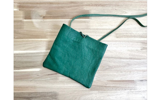 鹿の角ボタンのウォーカーズサコッシュ(グリーン)【 神奈川県 小田原市 】