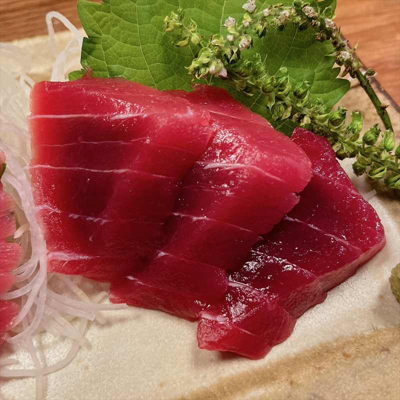 貴重な天然本鮪 赤身 約200g×2柵　約3 4人前●マグロの中心部天身を使用！【赤身 天身 惣菜 海鮮 お取り寄せ 御中元 お中元 お歳暮 父の日 母の日 贈り物 日本酒 焼酎】【神奈川県小田原市早川】