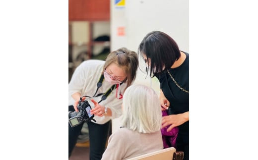 シニア向け出張撮影【小田原市在住のモデルさん限定】【ヘアメイク メイク 仕度手伝い プレゼント 親孝行 写真 写真撮影 写真加工　L版プリント  美肌加工 記念 記念撮影 記念写真 予約制 事前予約 写真データ 神奈川県 小田原市 】