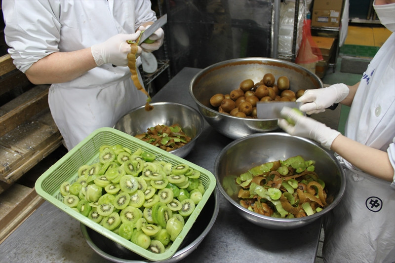 小田原老舗和菓子店の手づくり小田原キウイの生ようかん【和菓子店 手作りようかん 小田原キウイの生ようかん キウイフルーツ 職人の手作り 銘菓　自家製キウイジャム 神奈川県 小田原市 】