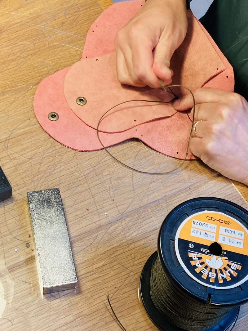 【ミニミニウォレット】ワークショップ体験チケット【革細工 革小物 イタリアンレザー オリジナル革小物 牛革 豚革 財布１個 ベジタブルタンニン 革細工体験　3時間程度 手作り 靴工房 工房 神奈川県 小田原市 】