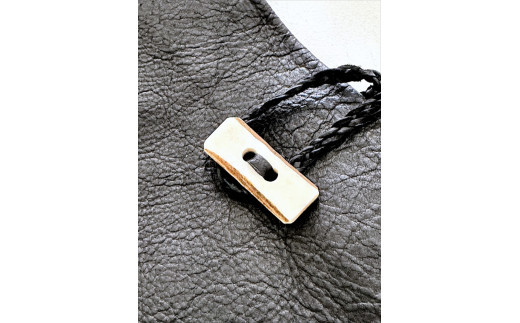 鹿の角ボタンのサコッシュ(ブラック)【 神奈川県 小田原市 】