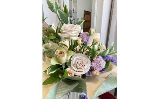 【定期便６ヵ月】季節の生花アレンジ　Sサイズ　６ヵ月連続でお届け 【 フラワー アレンジメント お花 ギフト プレゼント 贈り物 誕生日 お祝い 神奈川県 小田原市 】