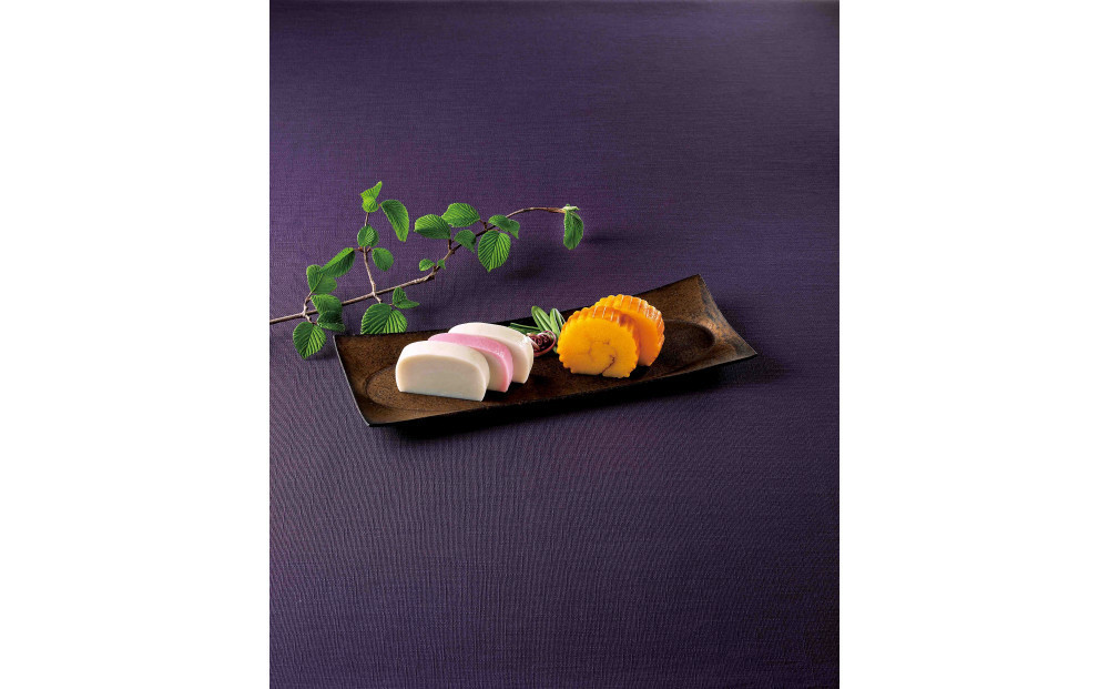 【お正月用】【小田原籠清】籠の選PA 創業1814年 二百有余年の歴史を重ねた小田原老舗 かごせい 職人の技で仕上げた高級の蒲鉾詰合せ 一つ一つ手巻きをした伊達巻 ギフト 贈答用 自宅用