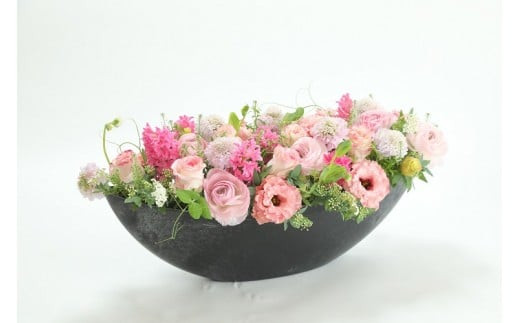 季節のアレンジメント　Ｍサイズ【季節のアレンジメント フラワーライフ 世界らん展 フラワードリームジャパンカップ フラワーアレンジメント 約幅30～70cm奥行き25～30cm高さ25～46cm 神奈川県 小田原市 】