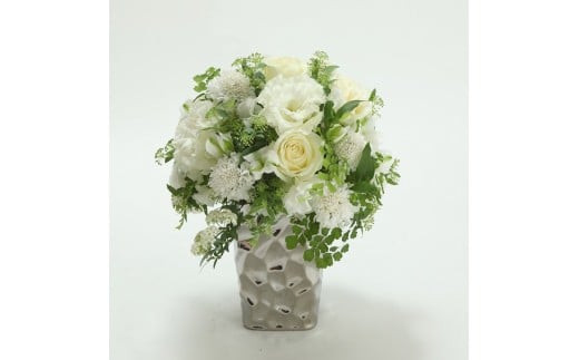 お供え　アレンジメント　Ｓサイズ【葬儀 お悔み 献花 献花用 弔辞 お盆 お彼岸 周忌 フラワーアレンジメント 世界らん展 フラワードリームジャパンカップ 約幅25cm奥行き25cm高さ30cm 神奈川県 小田原市 】