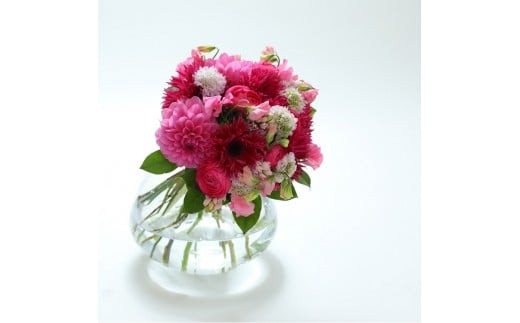 季節の花束と花瓶のセット　Sサイズ【季節の花束と花瓶 Sサイズ 世界らん展 フラワードリームジャパンカップ 国内主要コンテスト受賞 贈り物 フラワーライフ 生活の彩 お部屋の彩 神奈川県 小田原市 】